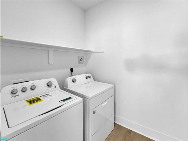 Photo - 201 Collie Ave