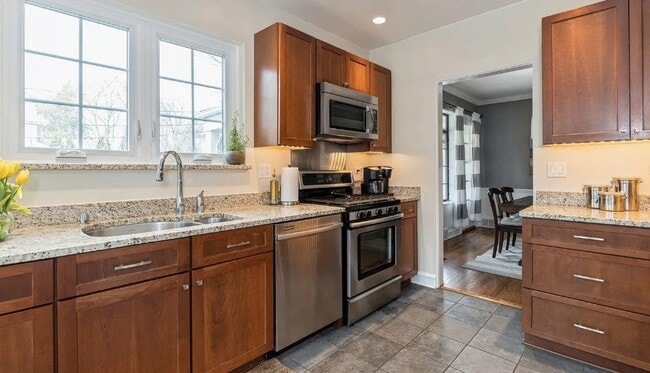 Photo - 9546 Springfield Ave