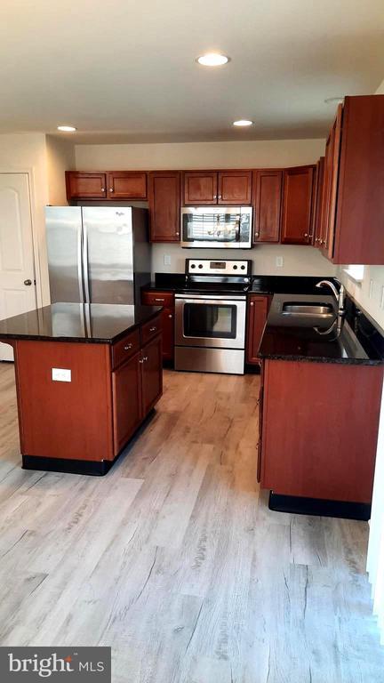 Photo - 807 Schooner Ln