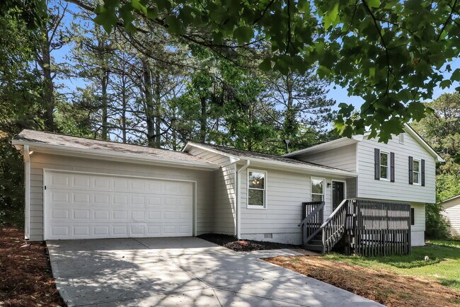 Photo - 585 Cedar Ct