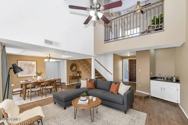 Photo - 5726 N 10th St