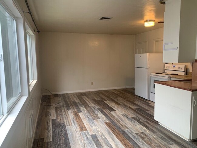 Photo - 3026 NE Douglas Ave