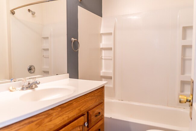 Photo - 1105 Hamilton Way Unit A