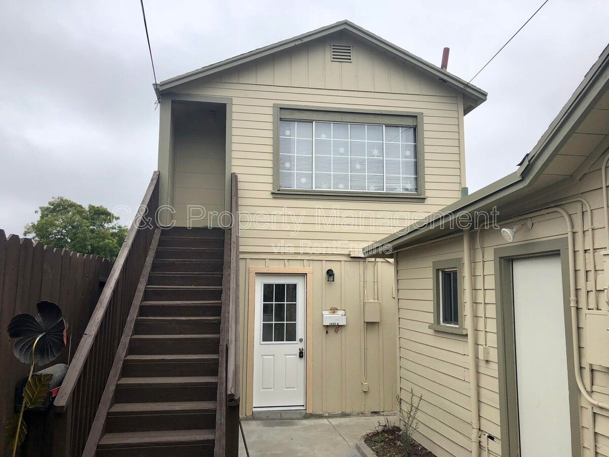 Photo - 1533 Noche Buena St