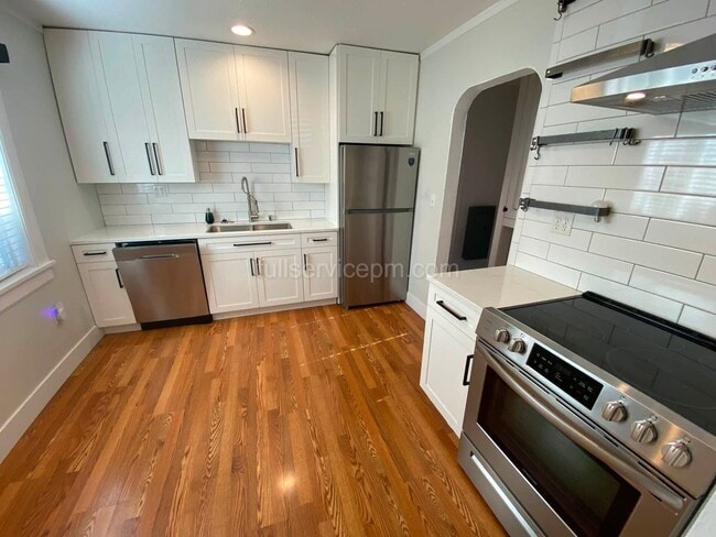 Photo - 8008 Roosevelt Way NE Unit A