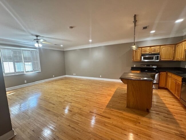 Photo - 309 Morgan St Unit C