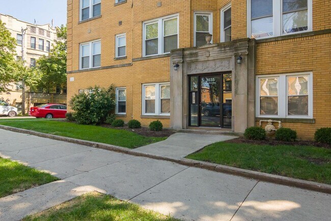 Photo - 2035 W Arthur Ave Apartamento Unidad 2W
