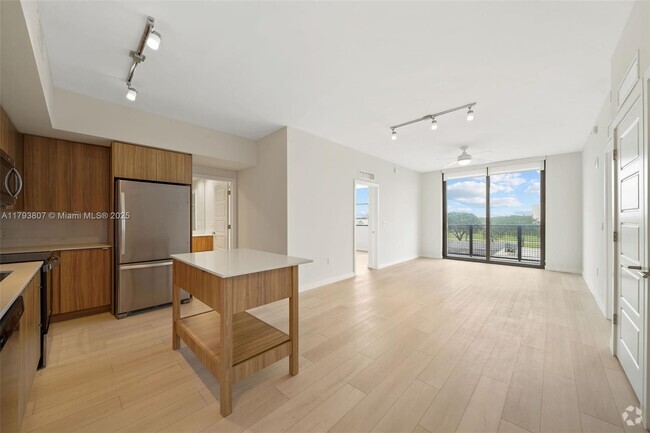Building Photo - 555 NE 8th St Unit 0523 Rental
