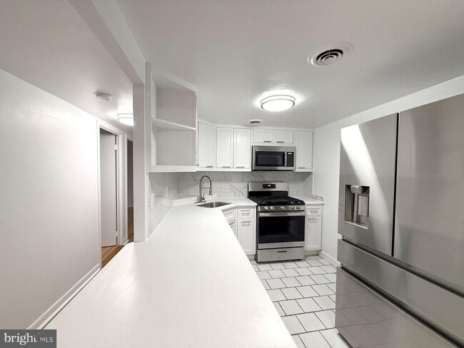 Building Photo - 606 Cooper Landing Rd Unit B-3L