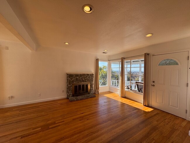 Photo - 1968 Manchester Rd