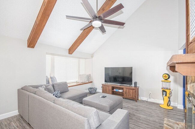 Photo - Large 3 bed 2 bath home with fenced backyard