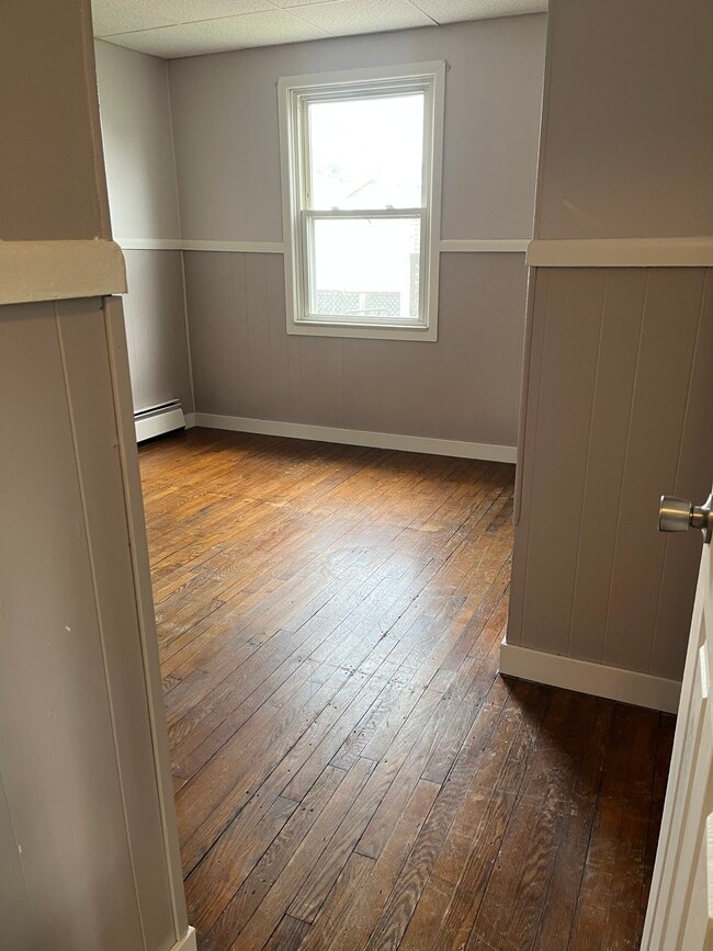 Photo - 517 Harcourt Dr
