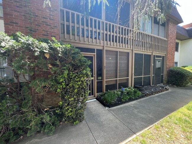 Photo - 427 6th Ave W