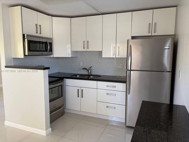 Photo - 35 NE 13th St Unidad 1-2