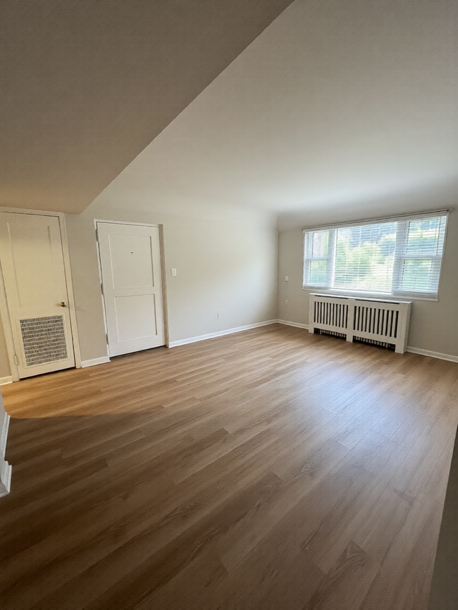 Building Photo - 1224 N Meade St Unit 19