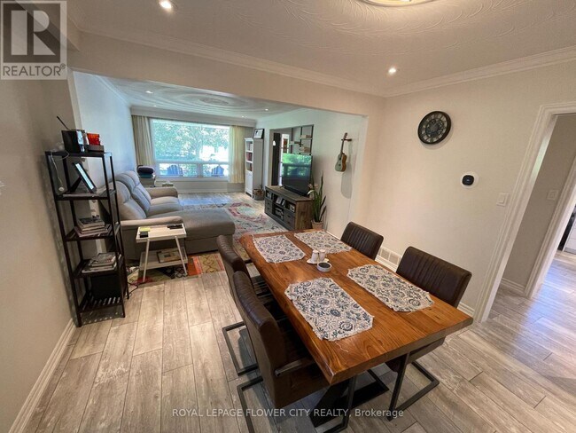 Photo - 62 Edmonton Rd