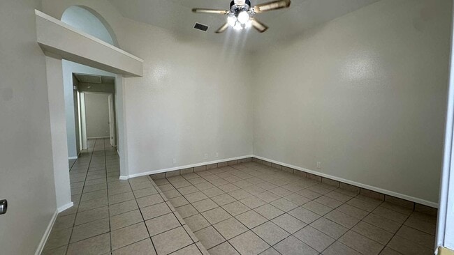 Photo - 156 Lynn Loop