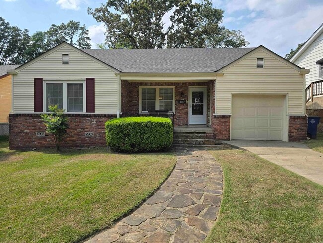 Photo - 3117 N Cypress St