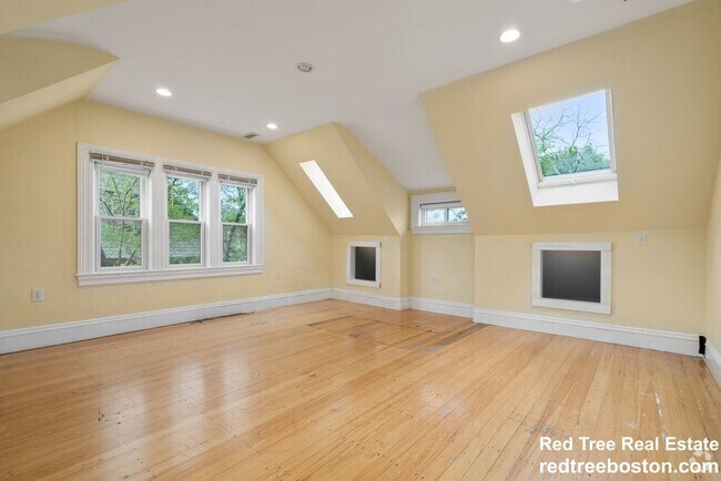 Building Photo - 11 Elko St Unit 2 Rental