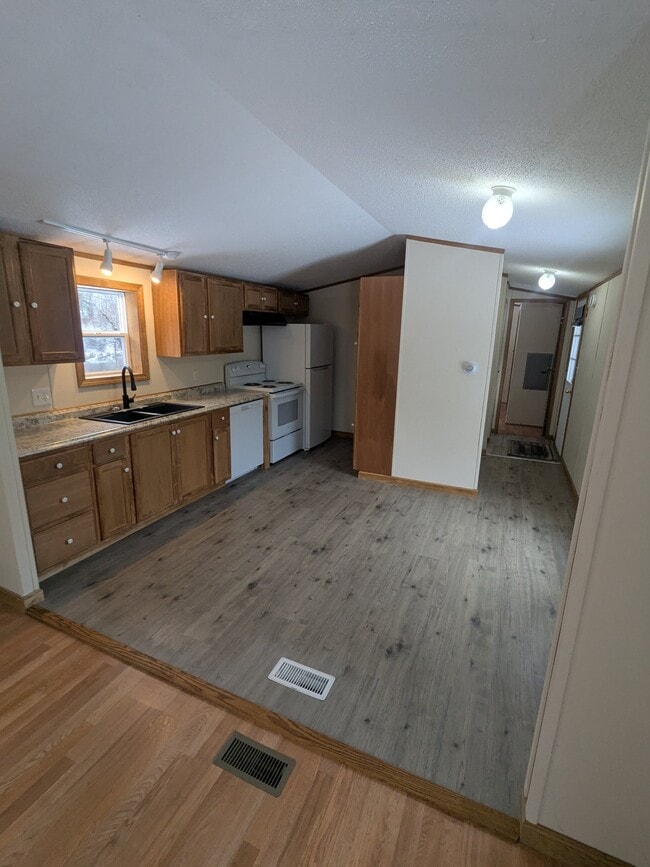 291 Moses Ln