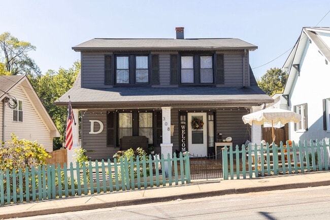 Building Photo - 308 W Main St