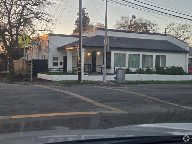 Building Photo - 1203 Buena Vista Ave Rental