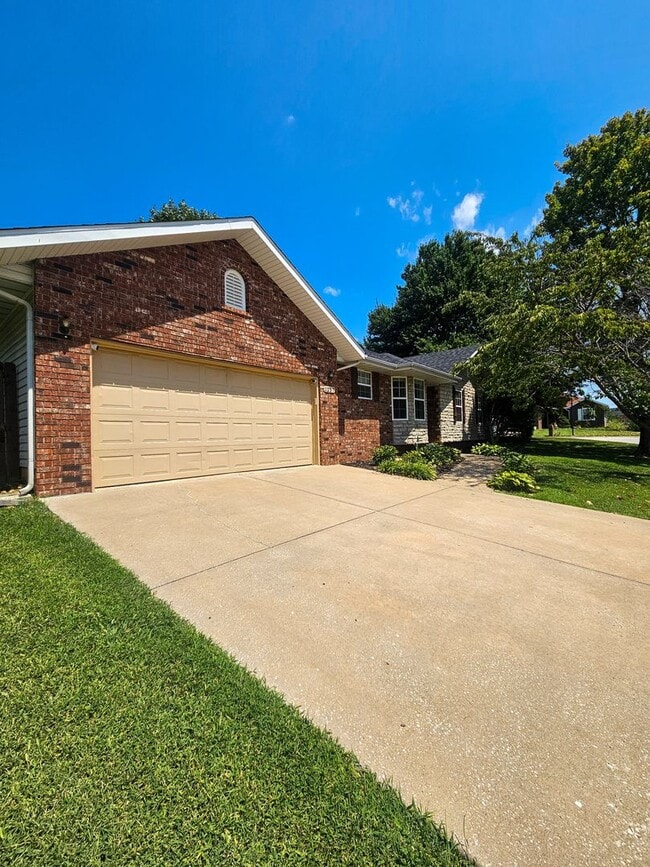 Photo - 1257 W Bridgewood Pl