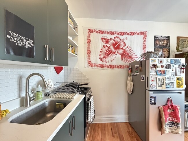 2462 N Linden Pl Unit J02P