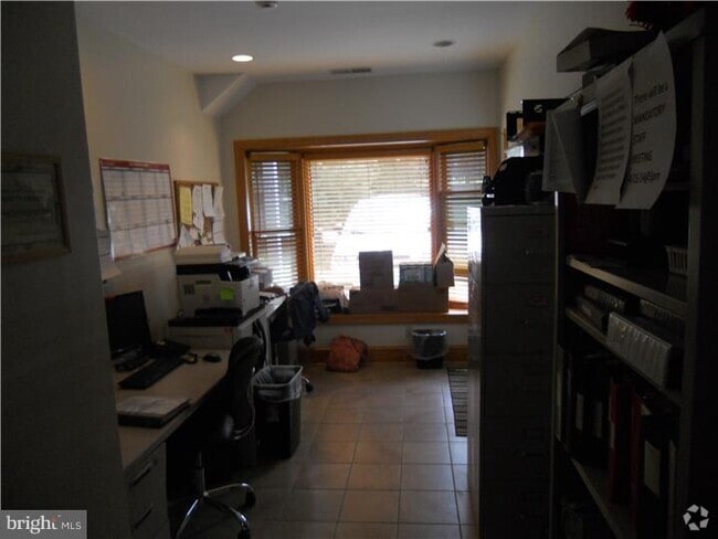 Building Photo - 108 Hillside Cir Rental