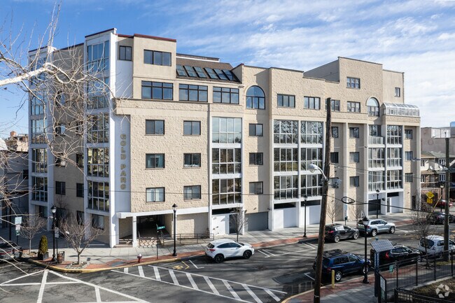 Gold Parc - Gold Parc Apartments