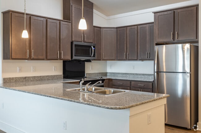 2BR, 2BA - Kitchen