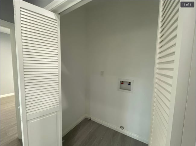 Conexiones para lavadora y secadora - 13202 Vaughn St