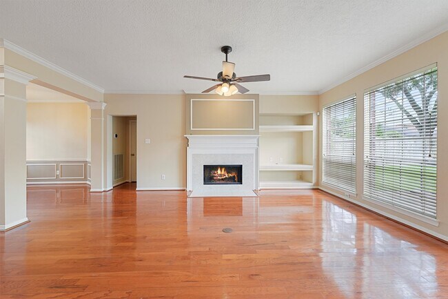 Photo - 22910 Fairleaf Cir