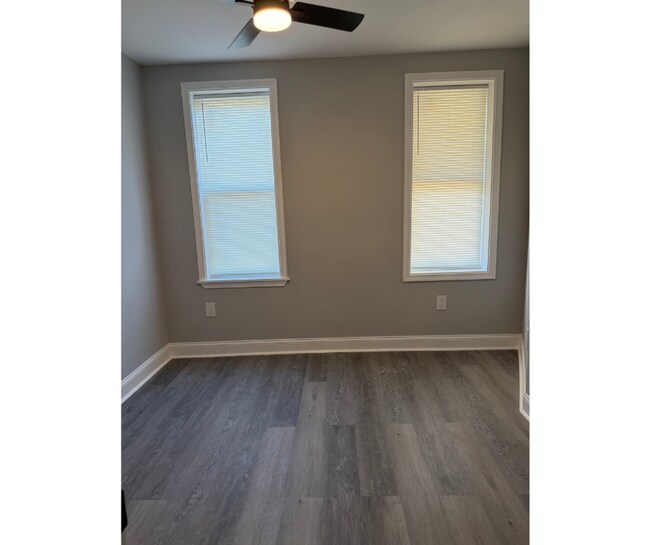 3317 Ravenwood Ave Unidad BA AVAILABLE $550 BA