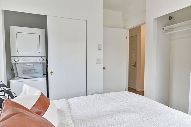 Photo - Beautiful 1 bed 1 bath apartment AVAILABLE NOW