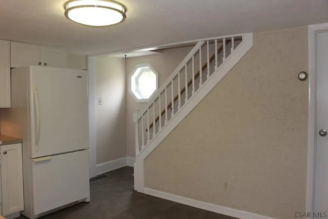 Photo - 207 Burkhard St