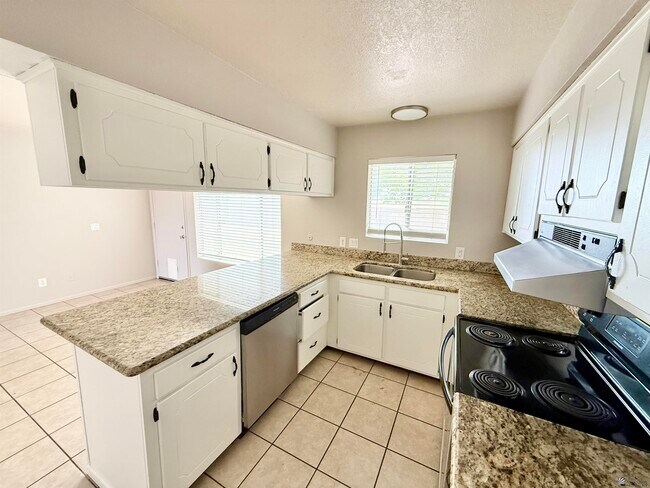 Photo - 2917 W 22nd St