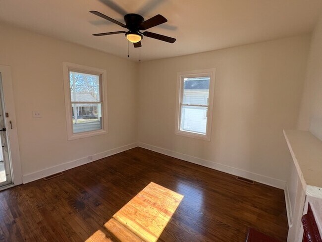 Photo - 750 Maywood St