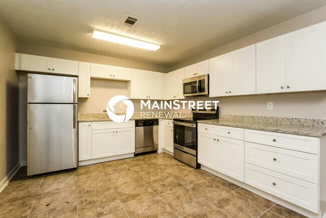 Photo - 3 Bedroom Pet-Friendly Home in Douglasville, GA with Main Street Renewal