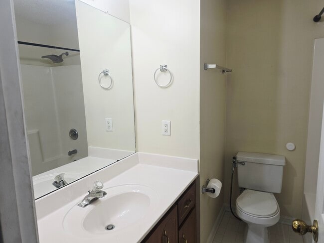 Photo - 208 E Mell St
