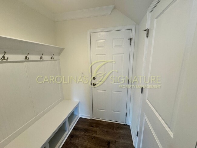 Photo - Fantastic 3BR/2.5BA Townhome located in Th...