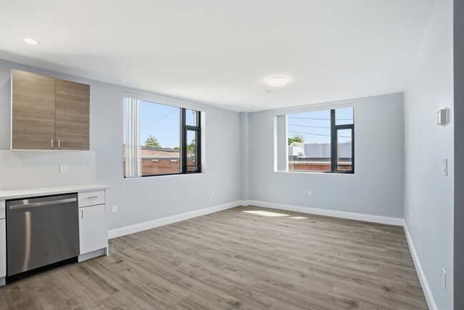 Photo - 632 Centre St Unit 304