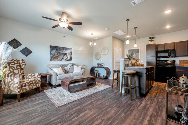 1 BR 1 BA, 707 SF.