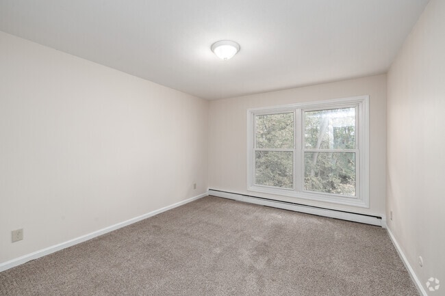 3BR, 1.5BA - 1,209SF - Primary Bedroom