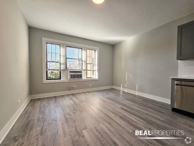 Building Photo - 0 bedroom in GLENCOE IL 60022 Unit B4 Rental