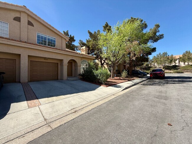 Photo - HENDERSON HOME WITH UPGRADED KITCHEN AND 2 PRIMARY BEDROOMS