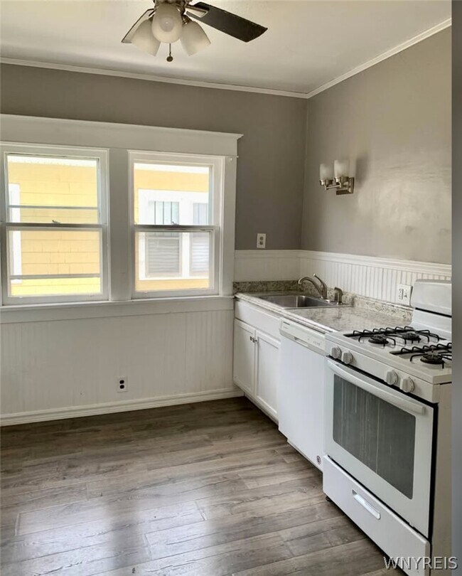 Photo - 296 Sterling Ave