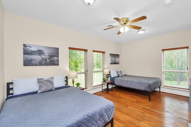 Photo - 1730 Lakeshore Dr