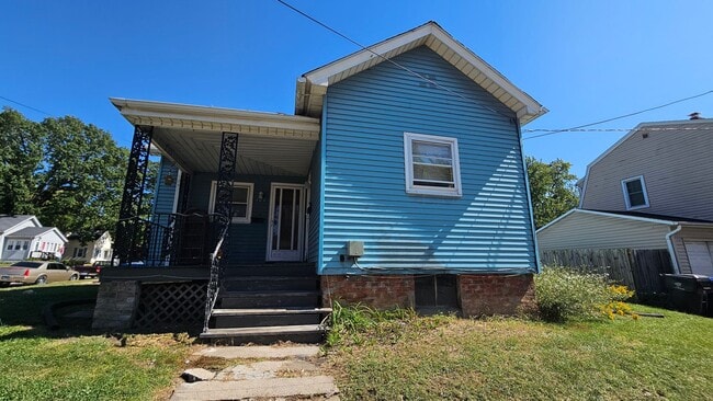 Building Photo - 407 N Clinton St Unit A