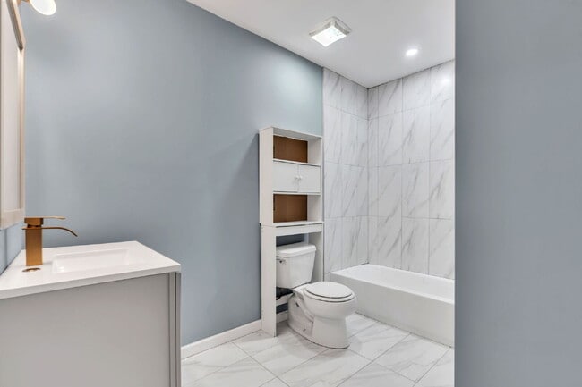 Photo - 1BR/1BA Triplex apartment home, move-in ready near downtown Spartanburg.... $750/mo** Unit B